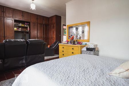 Casa à venda com 470m², 4 quartos e 6 vagas Casa à venda com 470m², 4 quartos e 6 vagasSuíte 1