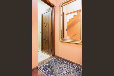 Casa à venda com 470m², 4 quartos e 6 vagas Casa à venda com 470m², 4 quartos e 6 vagasLavabo