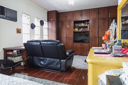 Casa à venda com 470m², 4 quartos e 6 vagas Casa à venda com 470m², 4 quartos e 6 vagasSuíte 1