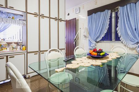 Casa à venda com 470m², 4 quartos e 6 vagas Casa à venda com 470m², 4 quartos e 6 vagasCopa