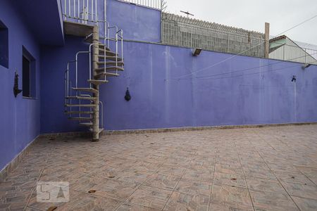 Casa à venda com 470m², 4 quartos e 6 vagas Casa à venda com 470m², 4 quartos e 6 vagasQuintal