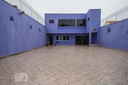 Casa à venda com 470m², 4 quartos e 6 vagas Casa à venda com 470m², 4 quartos e 6 vagasQuintal