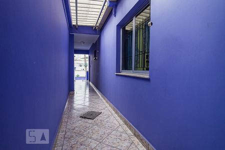 Casa à venda com 470m², 4 quartos e 6 vagas Casa à venda com 470m², 4 quartos e 6 vagasCorredor lateral