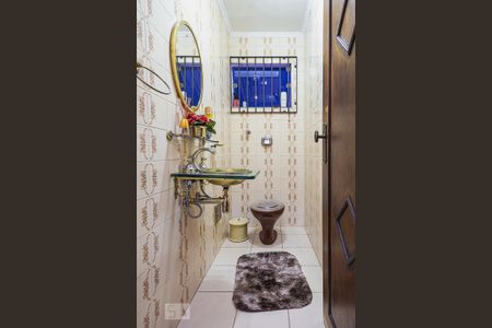 Casa à venda com 470m², 4 quartos e 6 vagas Casa à venda com 470m², 4 quartos e 6 vagasLavabo