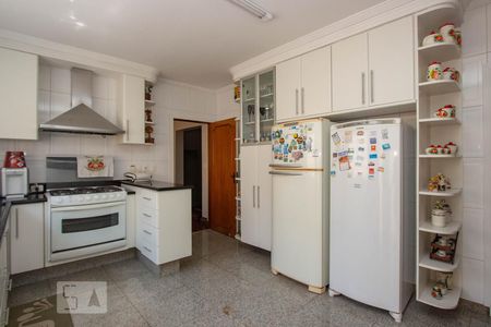 Casa à venda com 540m², 5 quartos e 6 vagasCozinha