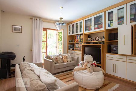 Casa à venda com 540m², 5 quartos e 6 vagasSala de tv