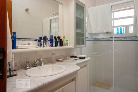 Casa à venda com 540m², 5 quartos e 6 vagasBanheiro 2