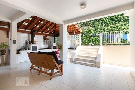 Casa à venda com 540m², 5 quartos e 6 vagasChurrasqueira