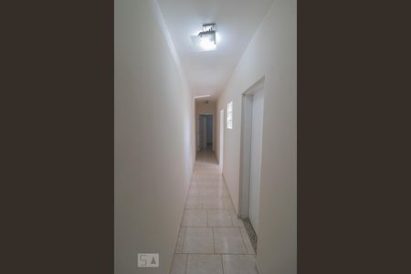 Casa à venda com 611m², 3 quartos e 4 vagasCorredor