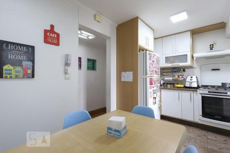 Apartamento à venda com 95m², 2 quartos e 2 vagasCozinha