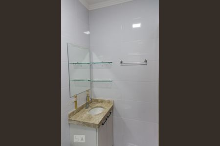 Banheiro de apartamento para alugar com 1 quarto, 26m² em Vila Gustavo, São Paulo