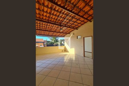 Casa à venda com 100m², 3 quartos e 1 vaga Casa à venda com 100m², 3 quartos e 1 vagaTerraço