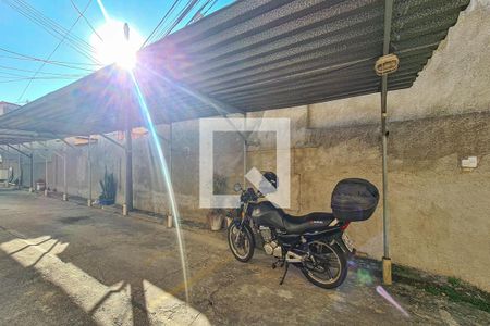 Casa à venda com 100m², 3 quartos e 1 vaga Casa à venda com 100m², 3 quartos e 1 vagaGaragem