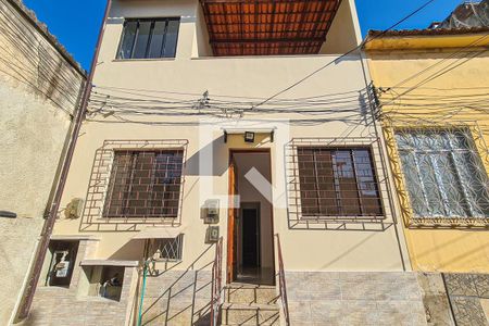 Casa à venda com 100m², 3 quartos e 1 vaga Casa à venda com 100m², 3 quartos e 1 vagaFachada