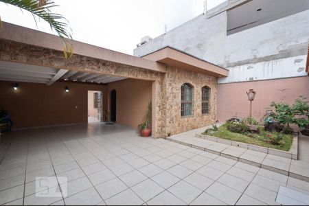 Casa à venda com 150m², 3 quartos e 4 vagas Casa à venda com 150m², 3 quartos e 4 vagasGaragem e Jardim