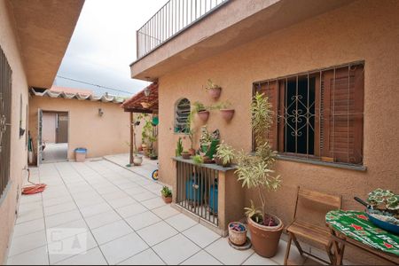 Casa à venda com 150m², 3 quartos e 4 vagas Casa à venda com 150m², 3 quartos e 4 vagasQuintal