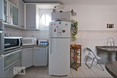 Casa à venda com 150m², 3 quartos e 4 vagas Casa à venda com 150m², 3 quartos e 4 vagasCozinha