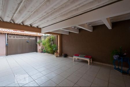 Casa à venda com 150m², 3 quartos e 4 vagas Casa à venda com 150m², 3 quartos e 4 vagasGaragem