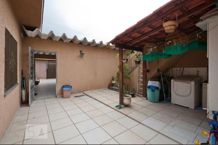 Casa à venda com 150m², 3 quartos e 4 vagas Casa à venda com 150m², 3 quartos e 4 vagasQuintal