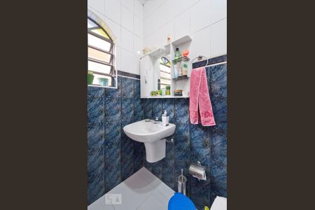 Casa à venda com 150m², 3 quartos e 4 vagas Casa à venda com 150m², 3 quartos e 4 vagasBanheiro da Suíte