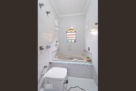 Casa à venda com 150m², 3 quartos e 4 vagas Casa à venda com 150m², 3 quartos e 4 vagasBanheiro 2