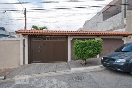 Casa à venda com 150m², 3 quartos e 4 vagas Casa à venda com 150m², 3 quartos e 4 vagasFachada