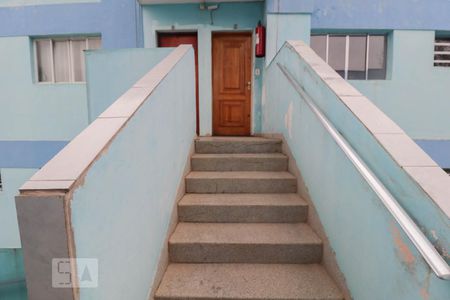 Apartamento para alugar com 68m², 2 quartos e 1 vagaEscada