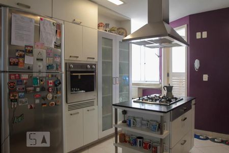 Apartamento à venda com 100m², 3 quartos e sem vagaCozinha