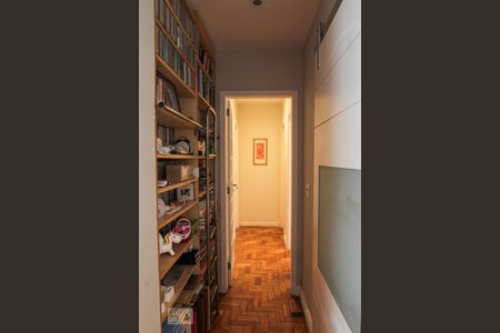 Apartamento à venda com 100m², 3 quartos e sem vagaCorredor