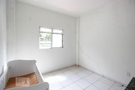 Sala / Quarto de kitnet/studio para alugar com 1 quarto, 28m² em Vargem Pequena, Rio de Janeiro