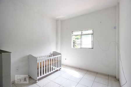 Sala / Quarto de kitnet/studio para alugar com 1 quarto, 28m² em Vargem Pequena, Rio de Janeiro