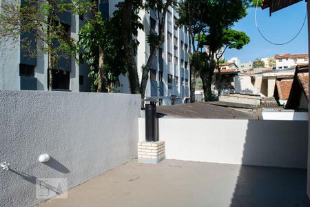 Casa à venda com 180m², 2 quartos e 2 vagasQUINTAL FUNDOS