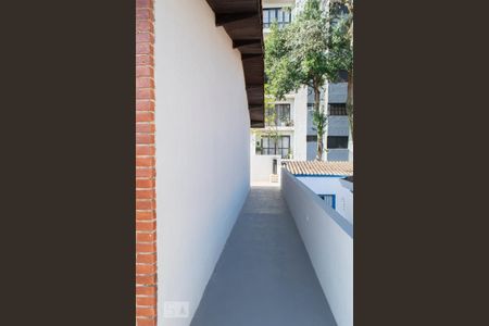 Casa à venda com 180m², 2 quartos e 2 vagasLATERAL