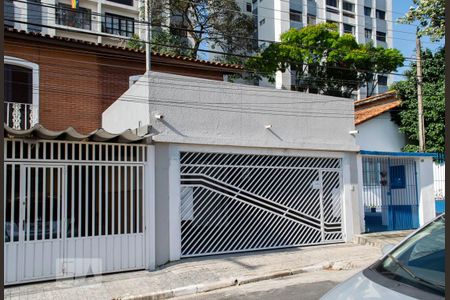Casa à venda com 180m², 2 quartos e 2 vagasFACHADA