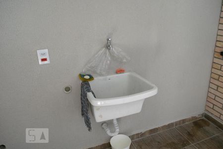 Casa à venda com 180m², 2 quartos e 2 vagasÁREA DE SERVIÇO