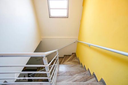 Casa à venda com 155m², 3 quartos e 2 vagasEscada