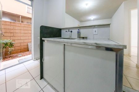 Apartamento à venda com 52m², 2 quartos e 1 vaga Apartamento à venda com 52m², 2 quartos e 1 vagaCozinha e Área de Serviço