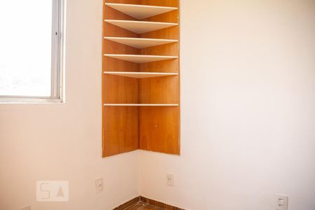 Quarto 1 de apartamento para alugar com 2 quartos, 49m² em Camargos, Belo Horizonte