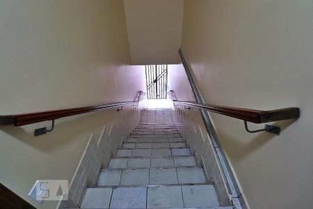 Apartamento para alugar com 58m², 2 quartos e 1 vagaEscada