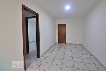 Sala de apartamento para alugar com 2 quartos, 61m² em Vila Humaitá, Santo André