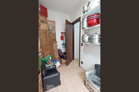 Casa de condomínio à venda com 420m², 4 quartos e 4 vagas Casa de condomínio à venda com 420m², 4 quartos e 4 vagasQuarto de serviço