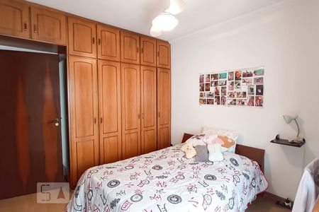 Casa de condomínio à venda com 420m², 4 quartos e 4 vagas Casa de condomínio à venda com 420m², 4 quartos e 4 vagasSuíte 2