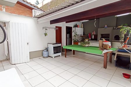 Casa de condomínio à venda com 420m², 4 quartos e 4 vagas Casa de condomínio à venda com 420m², 4 quartos e 4 vagasÁrea gourmet e churrasqueira