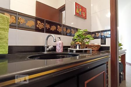 Casa de condomínio à venda com 420m², 4 quartos e 4 vagas Casa de condomínio à venda com 420m², 4 quartos e 4 vagasDetalhe lavabo - Pia