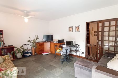 Casa de condomínio à venda com 420m², 4 quartos e 4 vagas Casa de condomínio à venda com 420m², 4 quartos e 4 vagasSala (andar superior)