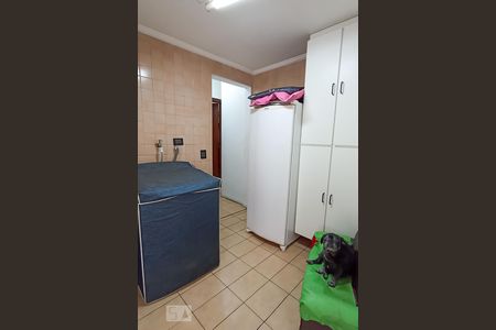 Casa de condomínio à venda com 420m², 4 quartos e 4 vagas Casa de condomínio à venda com 420m², 4 quartos e 4 vagasÁrea de serviço