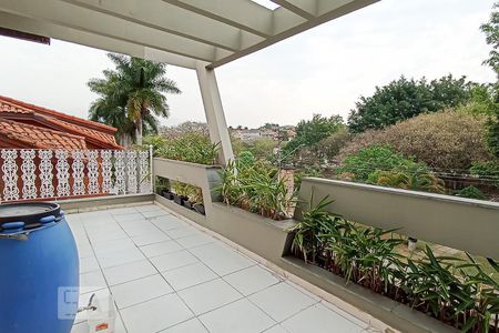 Casa de condomínio à venda com 420m², 4 quartos e 4 vagas Casa de condomínio à venda com 420m², 4 quartos e 4 vagasVaranda da suíte 4