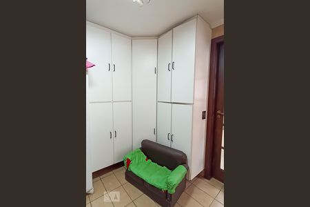 Casa de condomínio à venda com 420m², 4 quartos e 4 vagas Casa de condomínio à venda com 420m², 4 quartos e 4 vagasÁrea de serviço