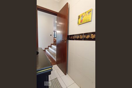 Casa de condomínio à venda com 420m², 4 quartos e 4 vagas Casa de condomínio à venda com 420m², 4 quartos e 4 vagasLavabo