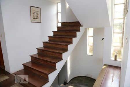 Escada de casa à venda com 4 quartos, 403m² em Morumbi, São Paulo